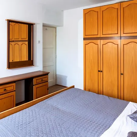 D Apartment *