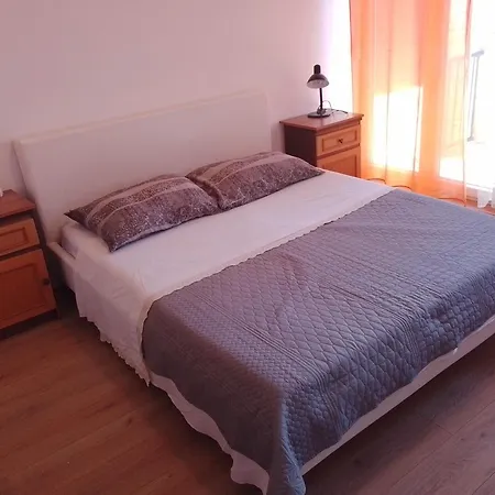 D Apartment Split